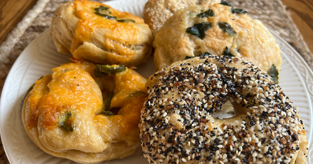 breakfast places with bagels near me