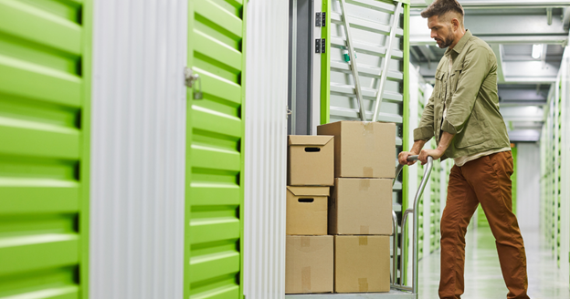 Will Moving Companies Hold Your Stuff For A Few Days?
