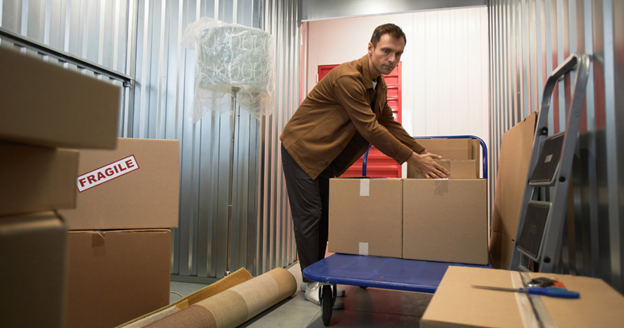 will moving companies hold your stuff for a few days